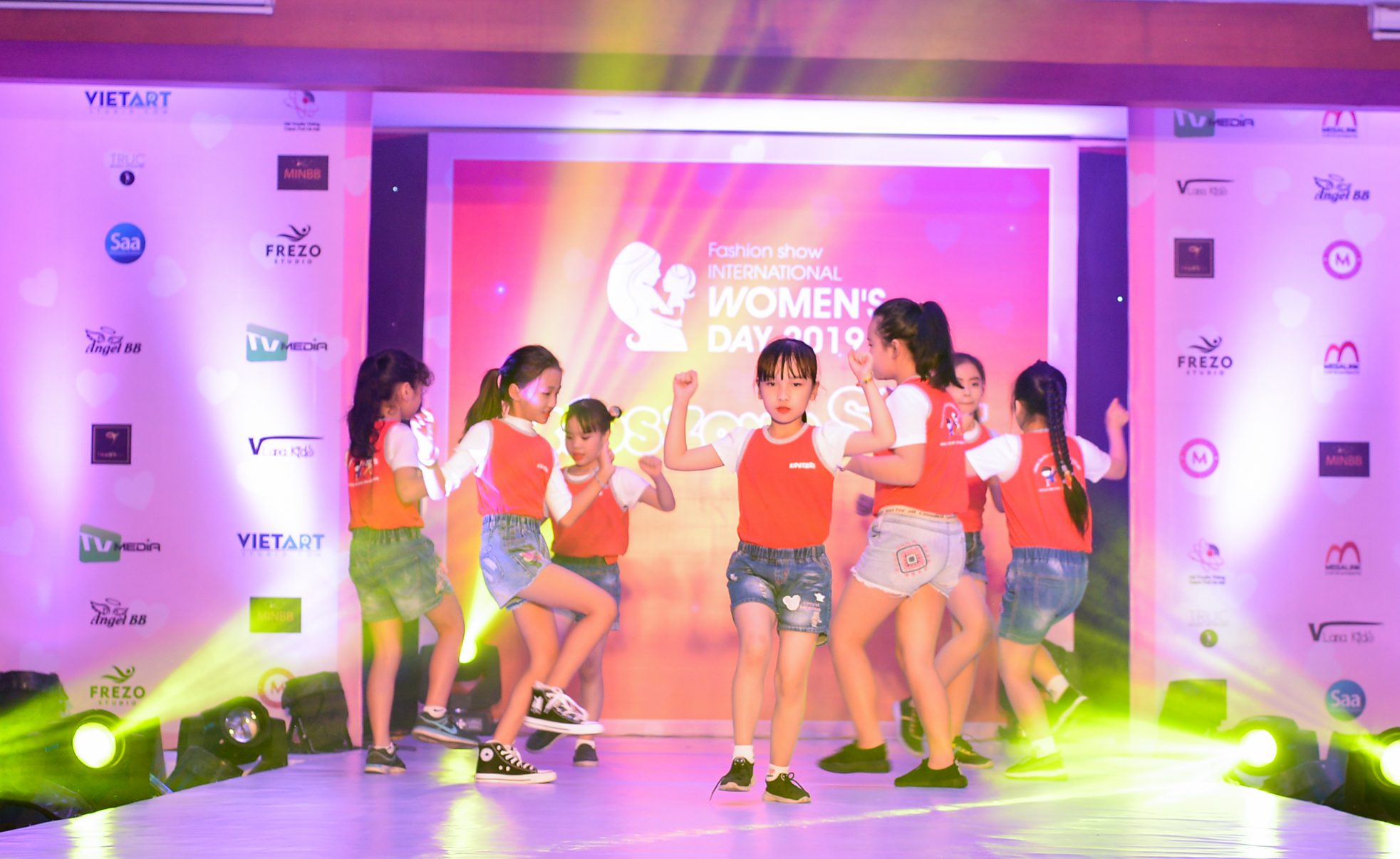 Dạy nhảy cho trẻ em tại Hà Nội